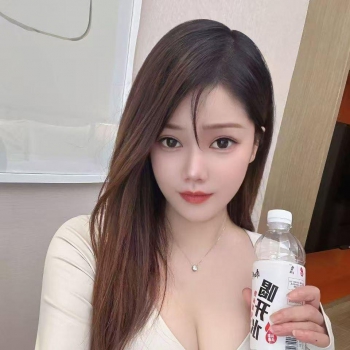巨乳邻家小妹，年轻活好身材特别棒