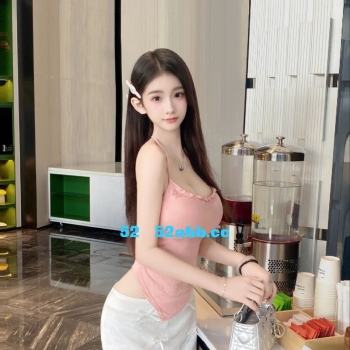 。肤⽩貌美⻓腿骚妇潮吹⼥王喷涌不断